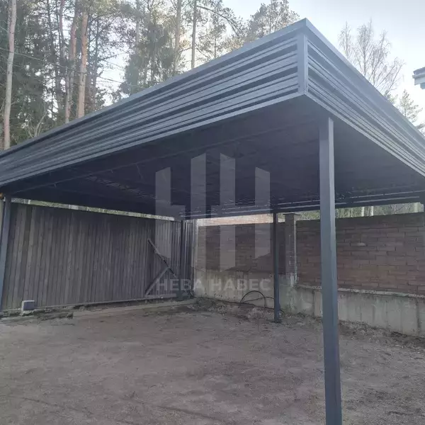 Автонавес с прямой крышей и фризом