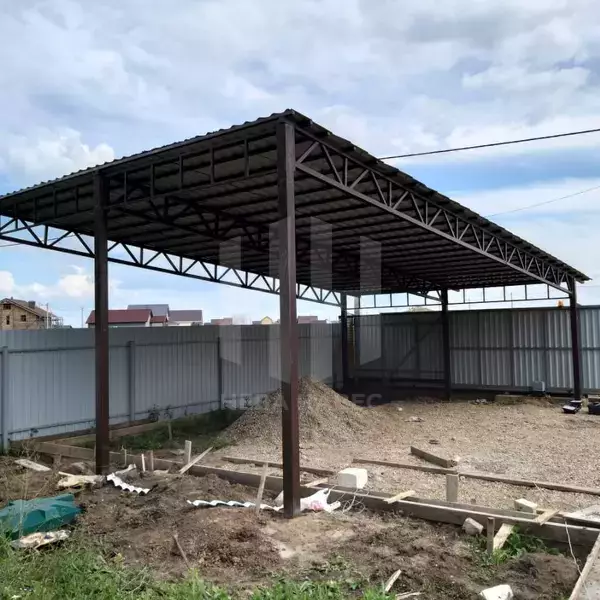 Прямой навес с металлочерепицей