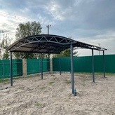 металлический отдельностоящий навес для частного дома